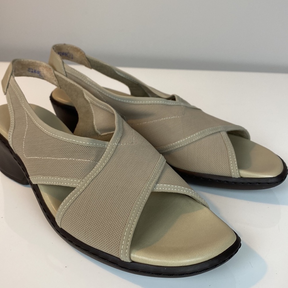 Munro Ava Taupe Stretch Slingback Heeled Sandals Size 7.5N - Picture 15 of 15
